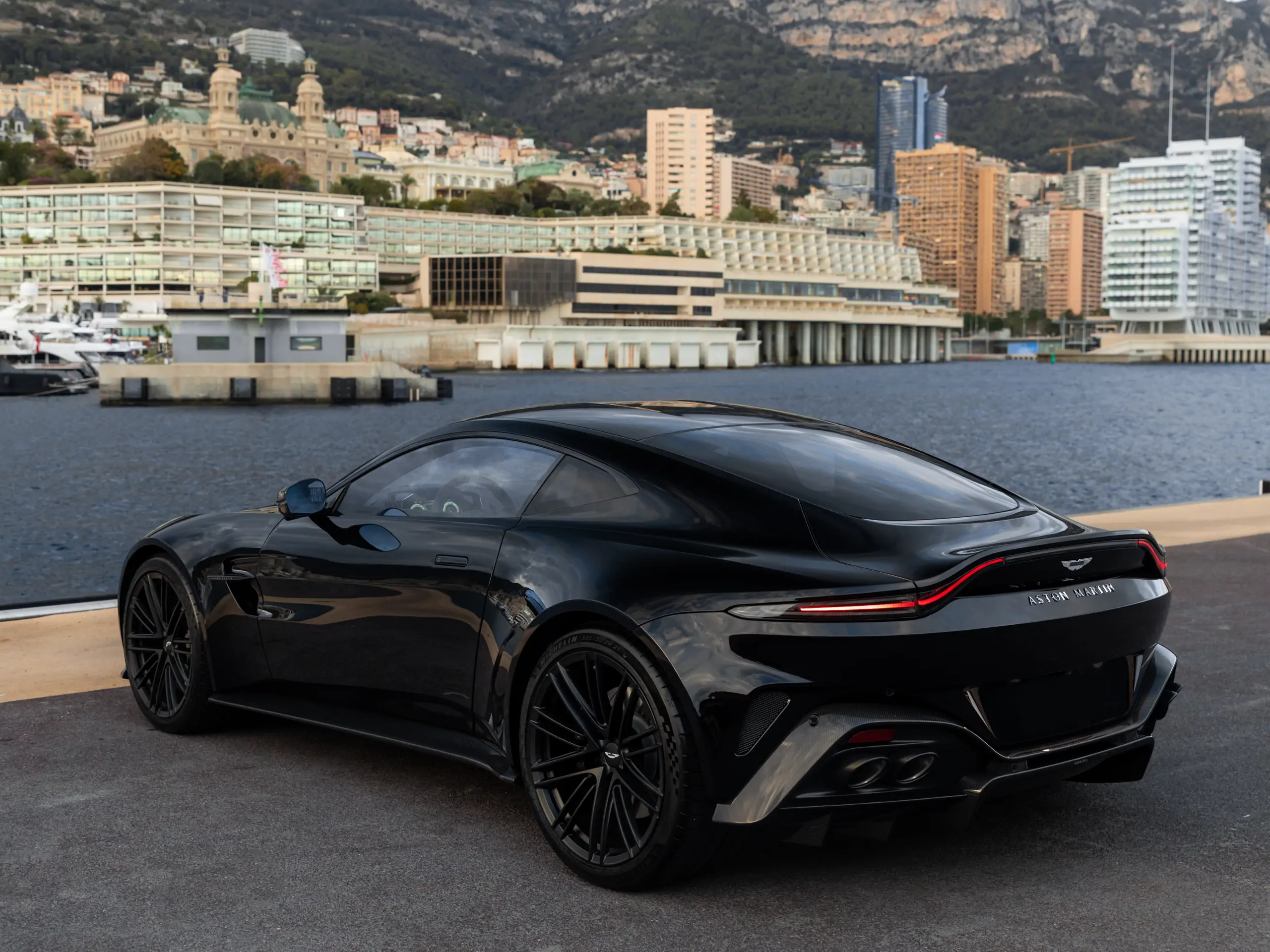 Image ASTON MARTIN V8 Vantage  V8 4.0 665ch BVA