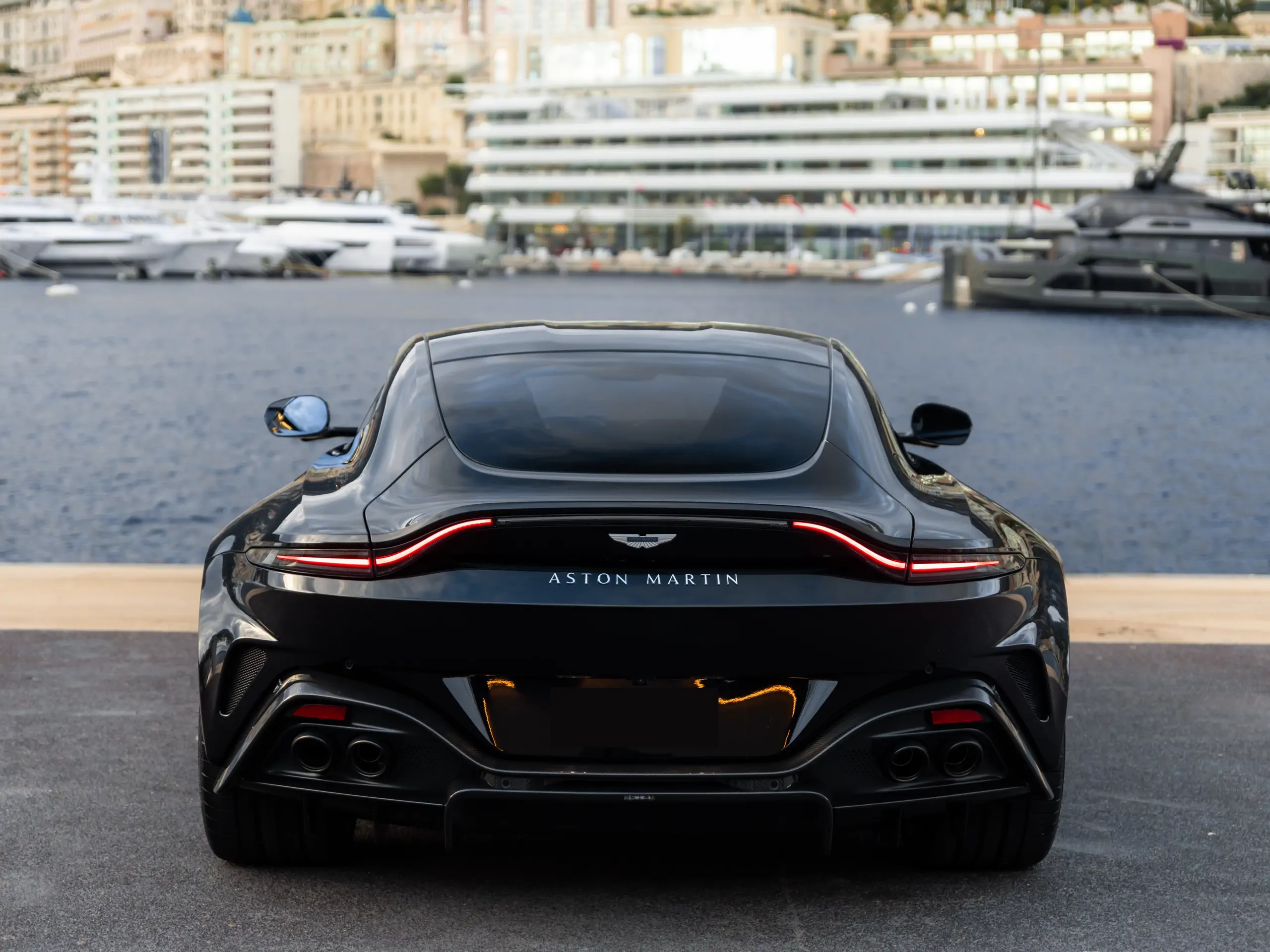 Image ASTON MARTIN V8 Vantage  V8 4.0 665ch BVA