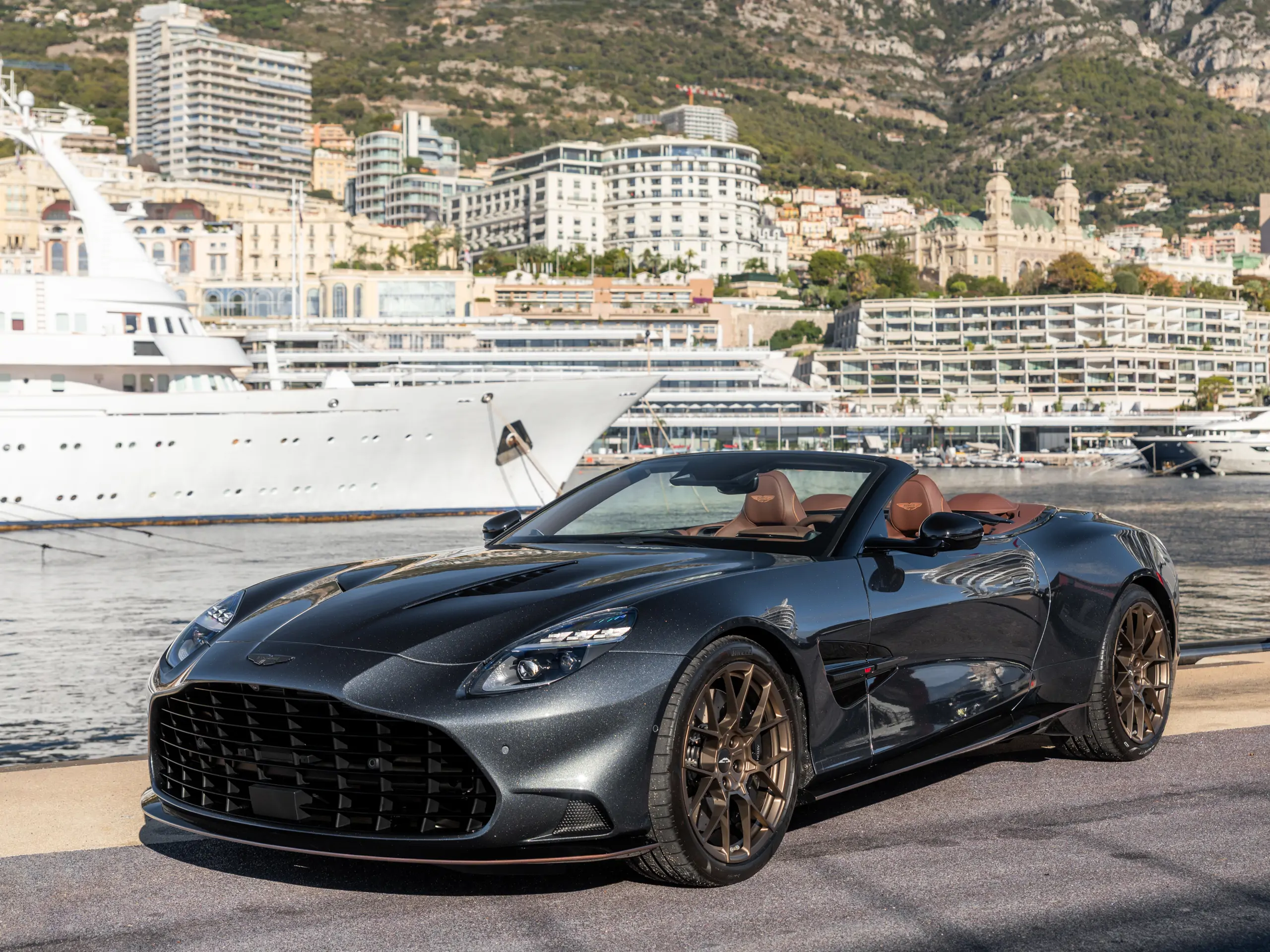 Photo ASTON MARTIN Vanquish Volante V12 5.2 835ch BVA