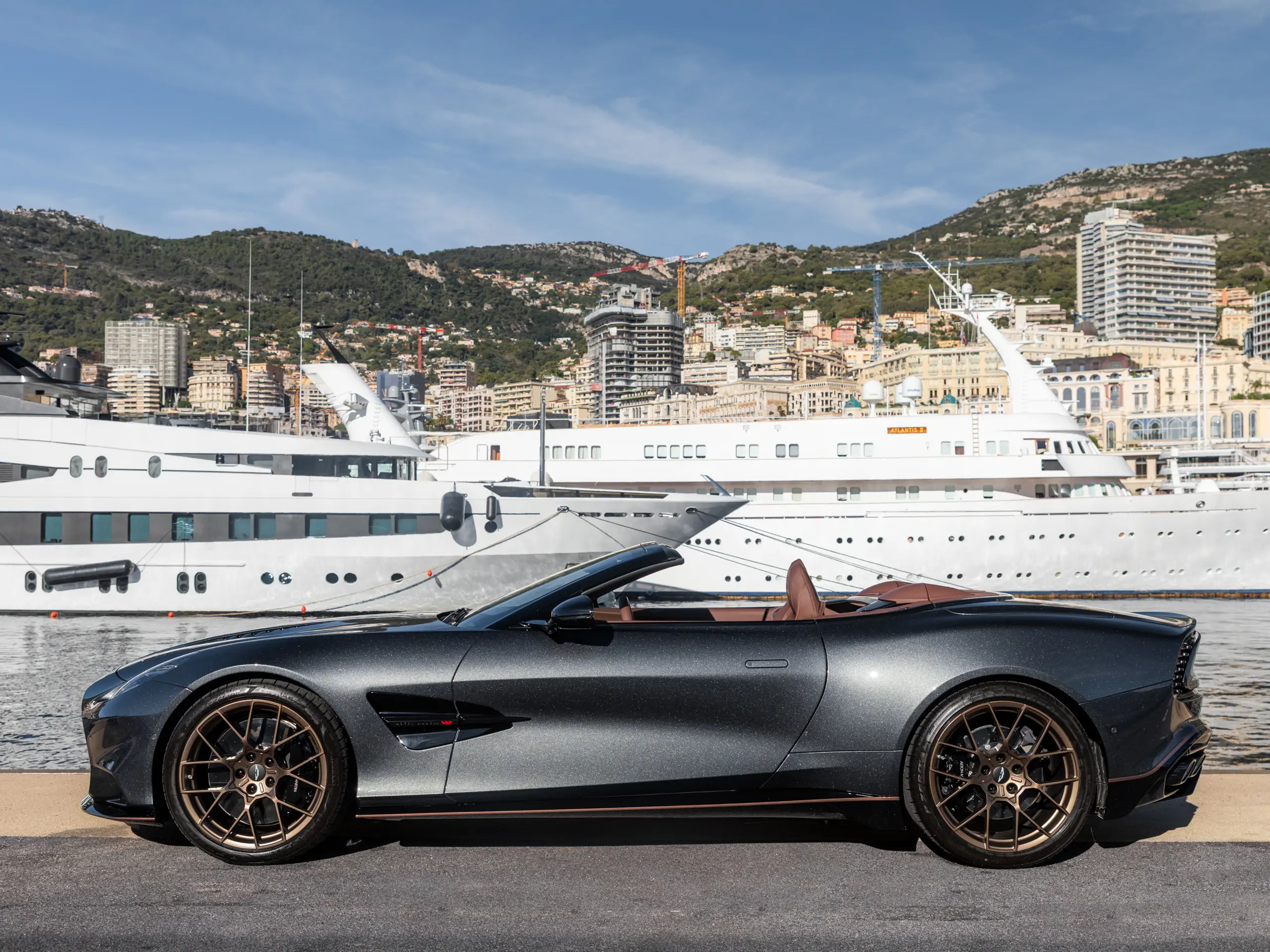 Image ASTON MARTIN Vanquish Volante V12 5.2 835ch BVA