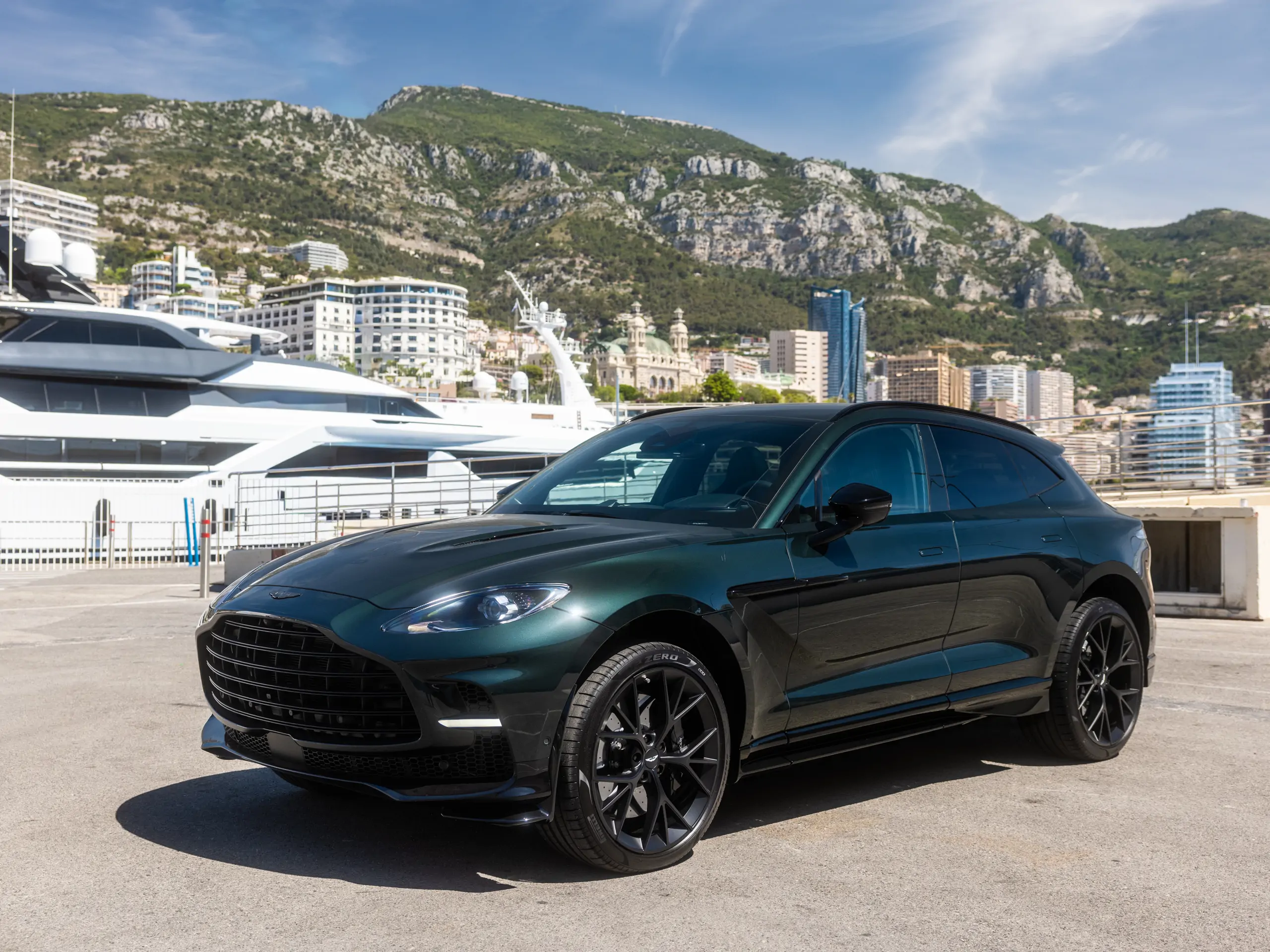 Photo ASTON MARTIN DBX V8 4.0 Biturbo 707ch BVA9
